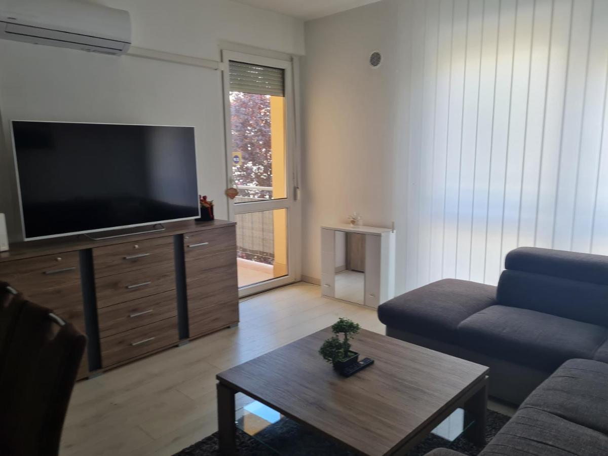 Urban Apartman Lägenhet Miskolc Exteriör bild